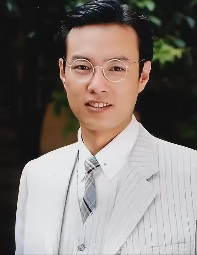【情感】演反派再次爆红！相亲认识妻子，15年零绯闻，一起陪妈妈抗癌（组图） - 4