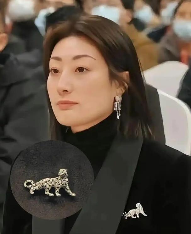 同样是花宗庆后的钱，对比杜建英和宗馥莉的珠宝，两人差距好大（组图） - 22