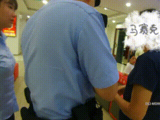 女子坚持要取走390万元现金,长沙一银行柜员无奈报警(组图) - 2