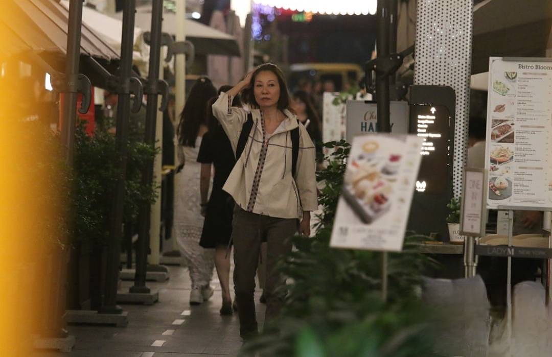63岁香港女星罕露面！曾出全裸写真受尽情伤（组图） - 5