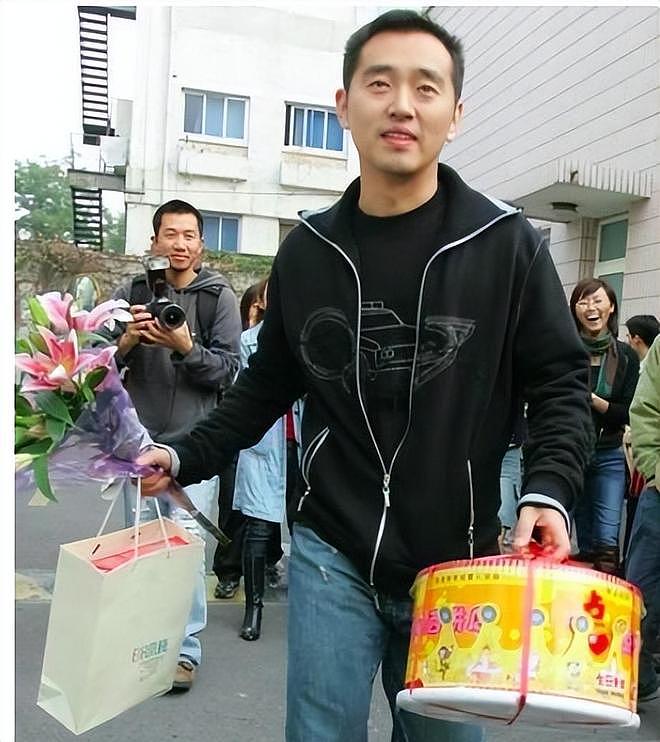 细思极恐?国乒陈年旧事:孔令辉赌场被设局,樊振东房间如何进人(组图) - 7