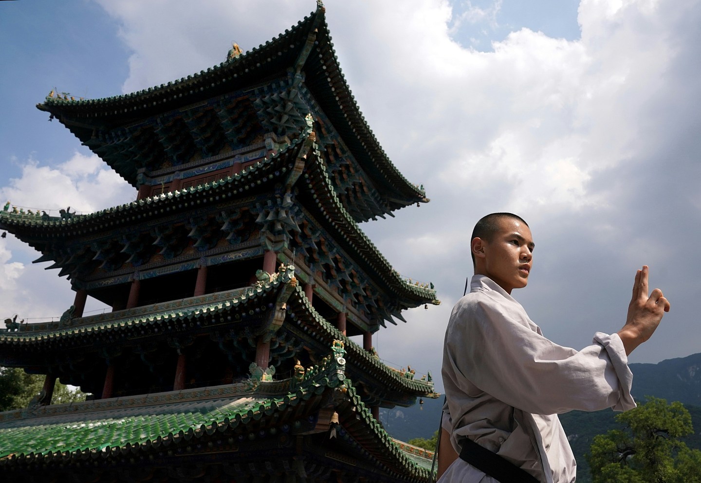 少林寺方丈释永信疑被查,起底袈裟下的商业帝国,方丈还是CEO?(组图) - 11