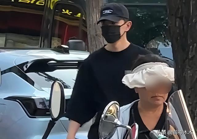 邓伦低调现身,深夜独自到超市买菜,复出无望经纪人资源给了新人(组图) - 8
