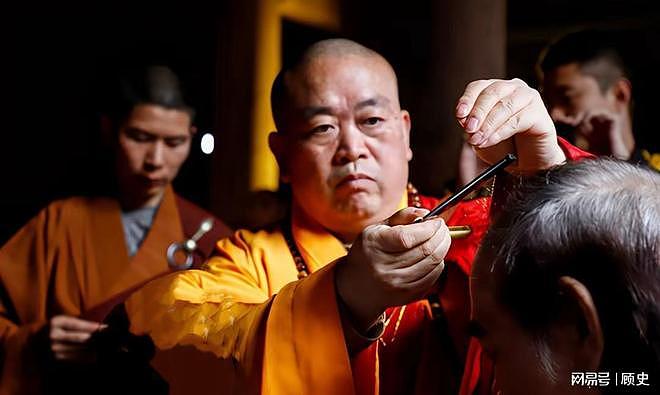 释永信与众名人交往史:为蔡志忠剃度,与马云谈早起,赠普京秘籍(组图) - 3