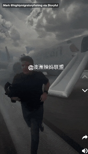 突发,墨尔本机场波音737撞了,机身巨大裂口!另一架737浓烟滚滚,数百乘客逃命(组图) - 6