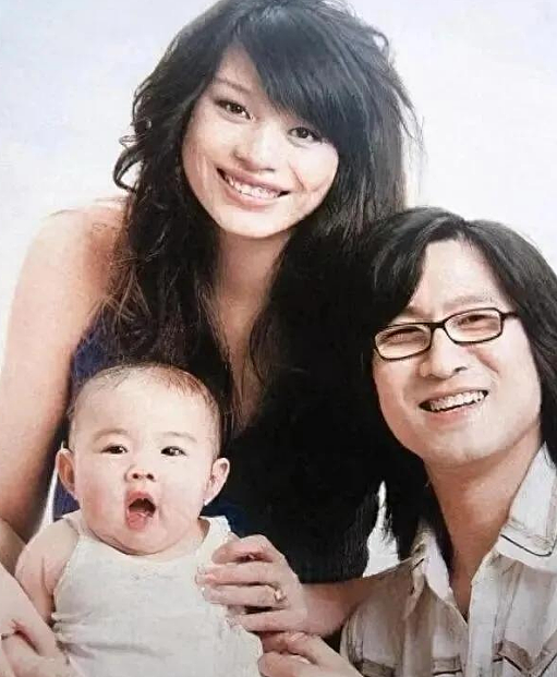 女儿20年不认亲妈！汪峰前妻在直播间哽咽哭诉（组图） - 1