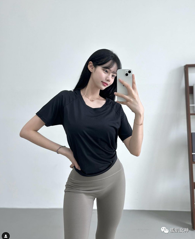【美女】蜜桃身材美女私照引围观,这“凹凸线”谁在拥有?(组图) - 2