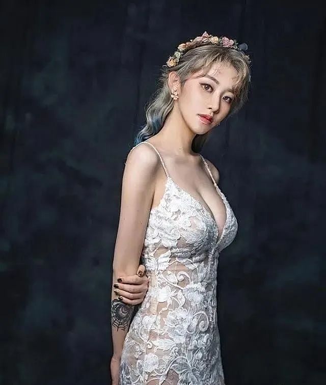 【美女】96年36D“水滴凶”来袭,性感身材太过分了(组图) - 6