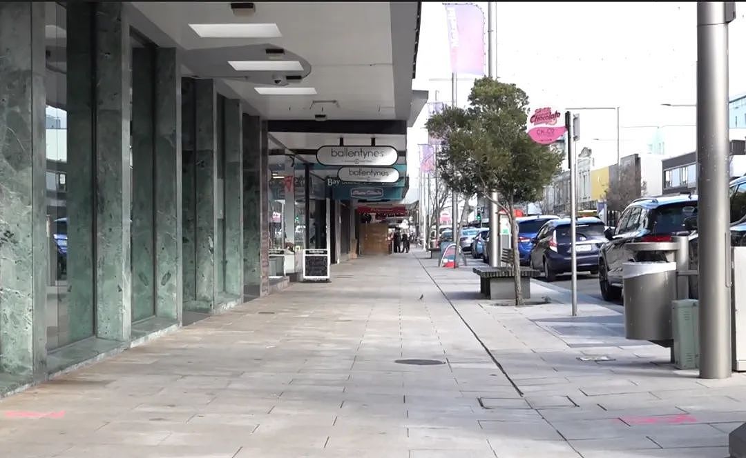 “死城”?顾客流失!店铺关门!一涨停车费,营业额掉四成!“客人不来了,我只能关门”!(组图) - 5
