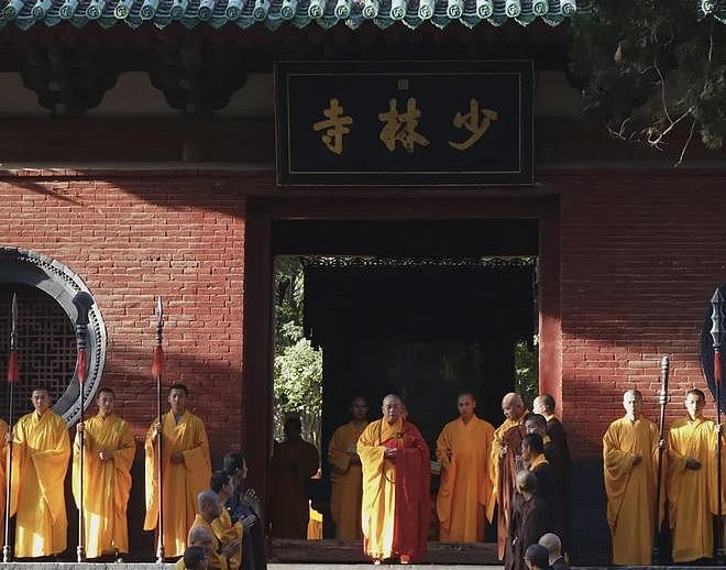 深扒释永信:搂着美女念着经,也曾是个苦行僧,20年间多次被举报,每每安全过关(组图) - 31