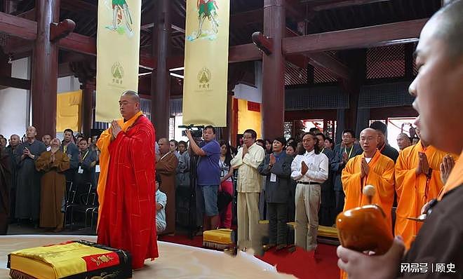 释永信与众名人交往史:为蔡志忠剃度,与马云谈早起,赠普京秘籍(组图) - 2