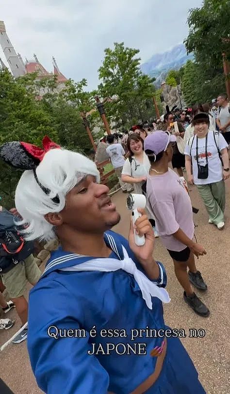 巴西网红在日本街头cos白蛇火了!但他整的抽象活,远不止这些...(组图) - 25