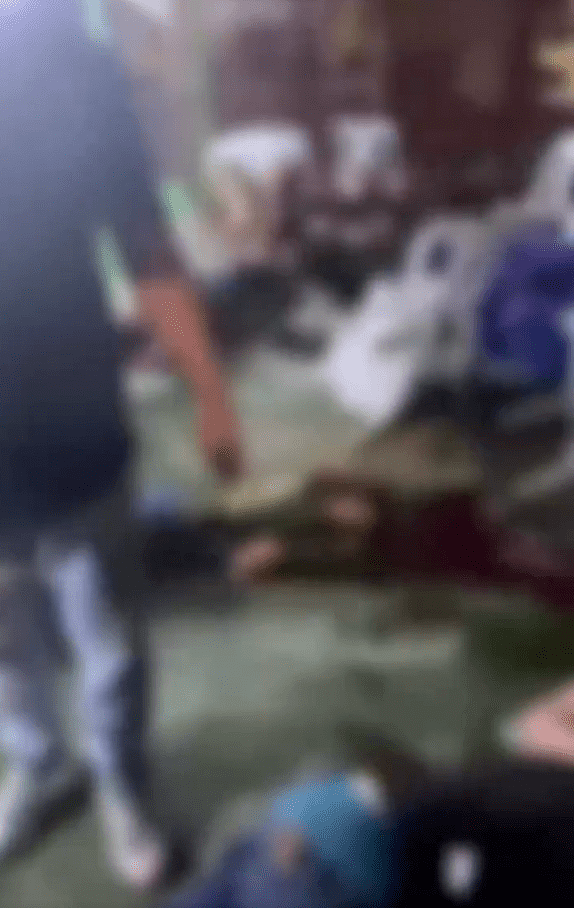 厄瓜多尔酒吧爆枪击致17死!12岁童奔逃千米中弹亡画面曝(组图) - 3