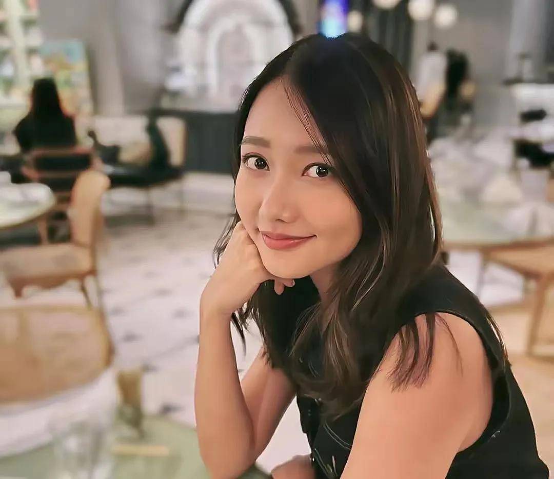 TVB离巢港姐晒泳装照，与星二代打得火热，暂未获准婆婆肯定（组图） - 9