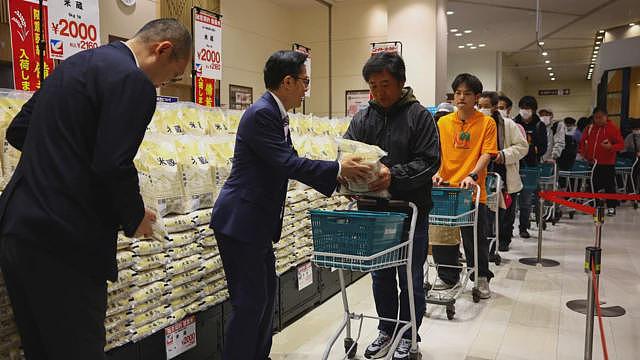 特朗普与游客如何助长日本极右势力的崛起(组图) - 2