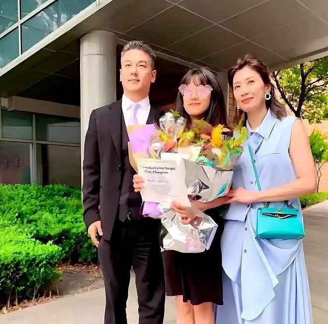 贾静雯没想到，当年花千万争回的女儿，如今竟成50亿遗产继承人（组图） - 5