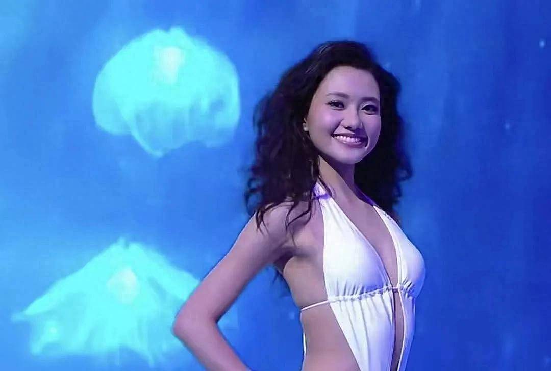 TVB离巢港姐晒泳装照，与星二代打得火热，暂未获准婆婆肯定（组图） - 1