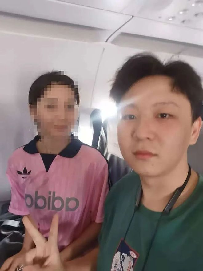 医学生飞机上救人被质疑“没资格”？回应来了（组图） - 1