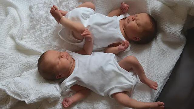 天性还是后天教养造就了我们？同卵双胞胎意想不到的共同特质（组图） - 2