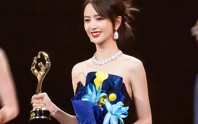 离婚4年，41岁佟丽娅又官宣喜讯，成为陈思诚“高攀不起”的存在（组图） - 15
