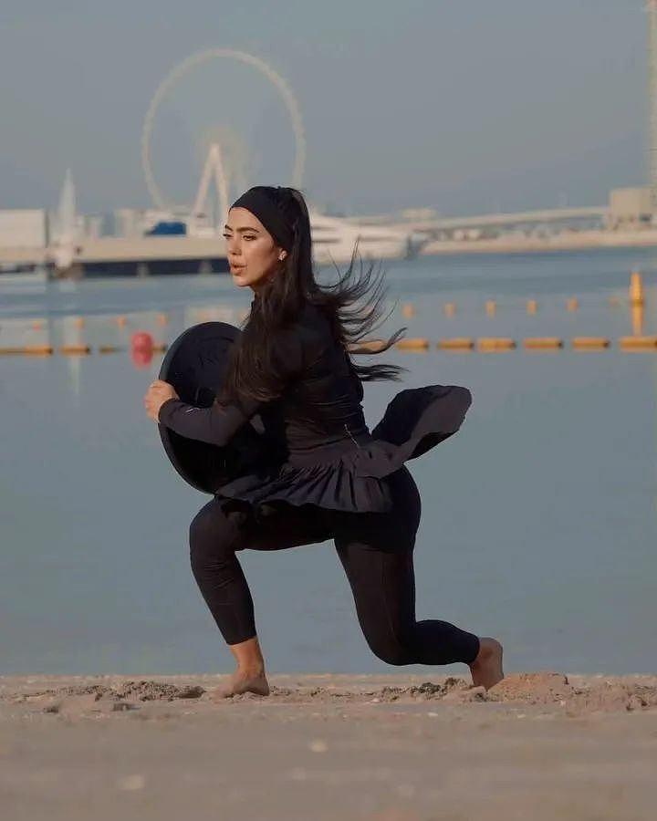 【美女】健身女神Ruba Ali:美腿是这样练成的,你还在等什么(组图) - 18