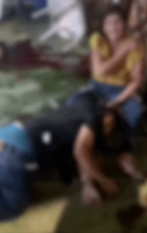 厄瓜多尔酒吧爆枪击致17死!12岁童奔逃千米中弹亡画面曝(组图) - 2