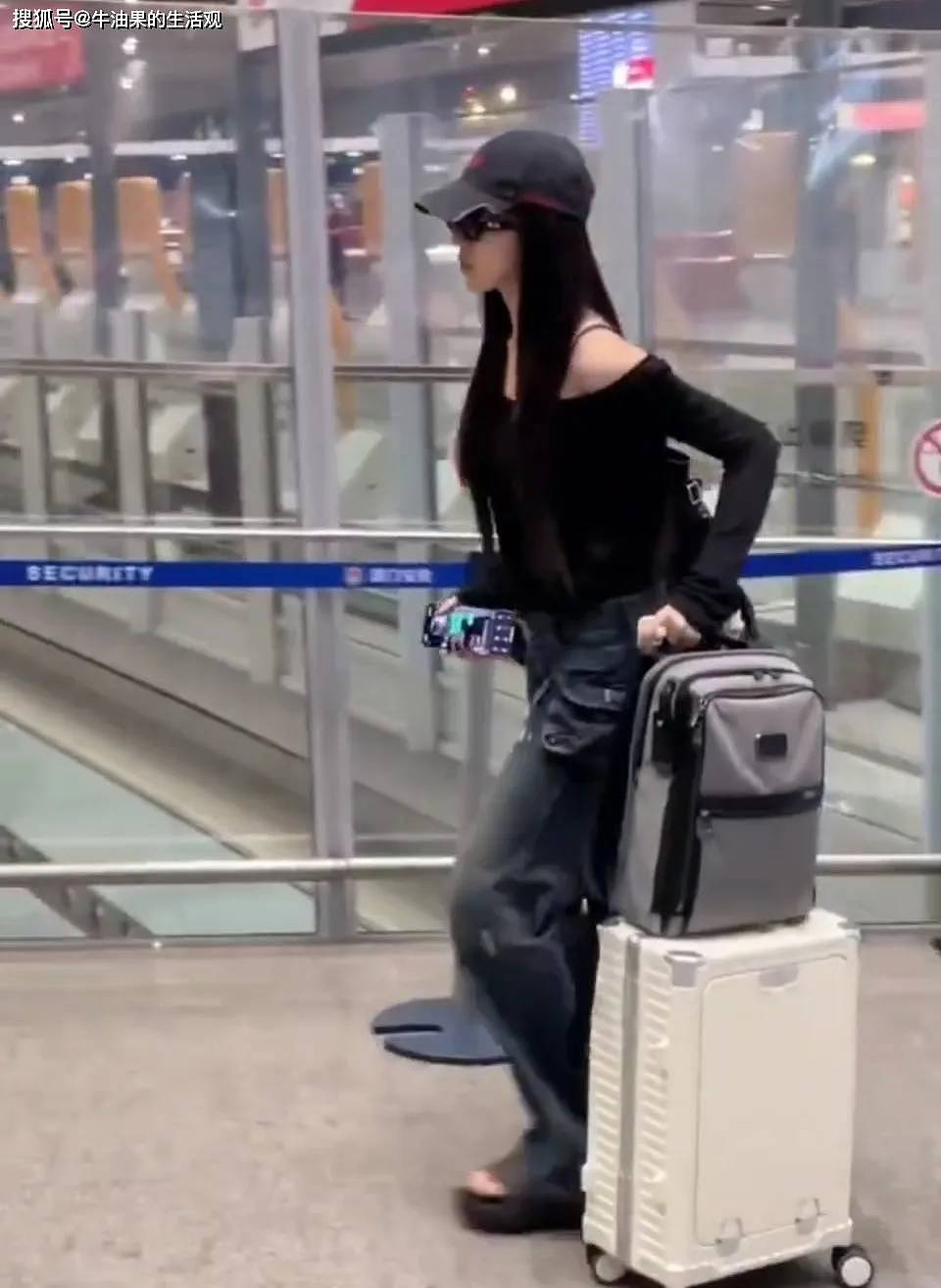 汪峰带孩子回京，4个孩子3个妈，前任葛荟婕哭诉与女儿失联 （组图） - 2