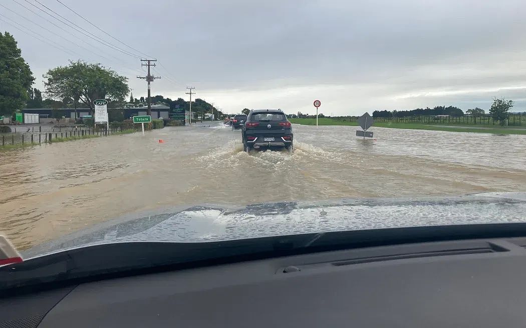 新西兰极端天气侵袭，超2000居民企业断电，奥克兰暴雨预警升级，洪涝灾害，多地开启紧急状态（组图） - 6