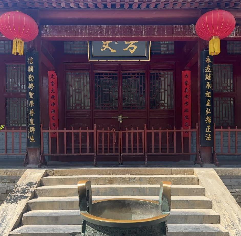 少林寺现状曝光！释永信方丈室被围了起来，纪念碑也用木板遮挡（组图） - 11