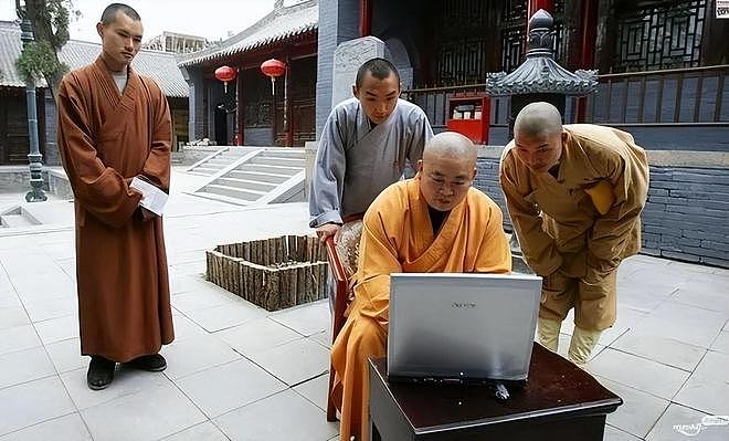 释永信与名人交往史：为成龙题字，和马云谈养生，赠普京武功秘籍（组图） - 13