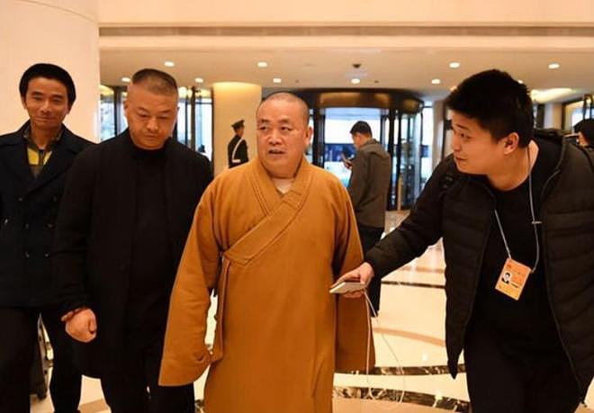 释永信与名人交往史：为成龙题字，和马云谈养生，赠普京武功秘籍（组图） - 4