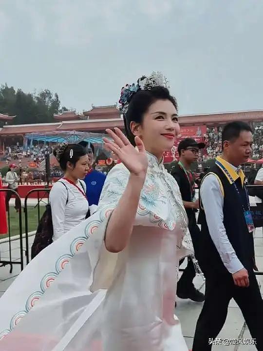 46岁刘涛近况曝光!颜值在线,状态似少女,网友:美的太安心了(组图) - 8