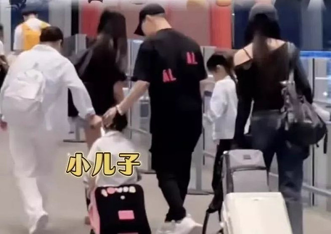 难怪汪峰二女儿不自信!从小就懂爸爸不能陪自己(组图) - 2