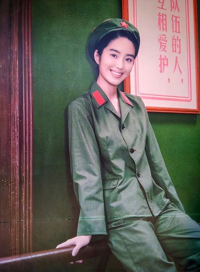 32岁杨采钰晒产后照，住香港88万月子中心，网友夸她比刘亦菲聪明（组图） - 19