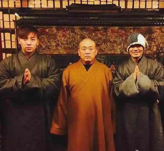 被身家亿万亲爹吸血多年，现37岁无人问津的释小龙，到底做错了啥（组图） - 10