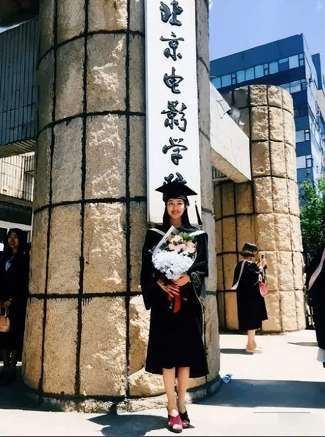 32岁杨采钰晒产后照，住香港88万月子中心，网友夸她比刘亦菲聪明（组图） - 11