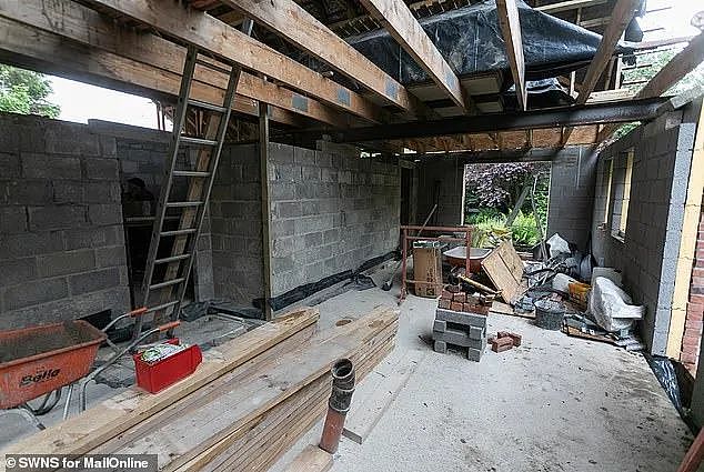 请熟人盖房竟陷入翻修噩梦，英国夫妇花光积蓄还被告上法庭！（组图） - 6