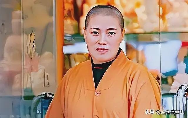 “女版”释永信：白天念经晚上夜店，豪宅藏满假发黑丝（组图） - 3
