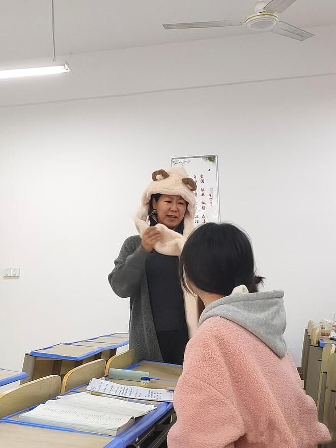 中国大学日语名师遇害亡！24岁外籍男抢劫猛砍颈部喷血，老母奔逃求救（组图） - 2
