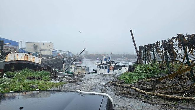 俄罗斯强震后，海啸淹没2000人居住的港口城镇（组图） - 3