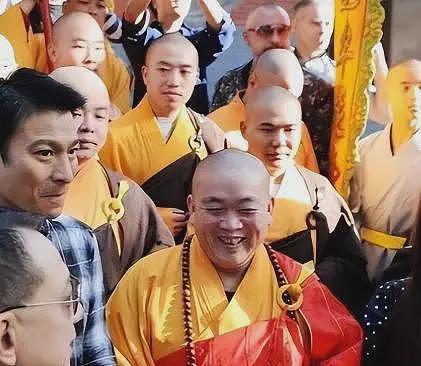 释永信早年私生活被曝,睡长椅,住澡堂子,曹德旺解释他如何变坏(组图) - 11