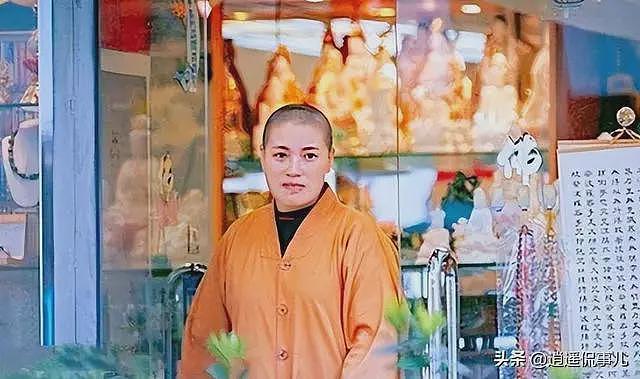 “女版”释永信：白天念经晚上夜店，豪宅藏满假发黑丝（组图） - 9