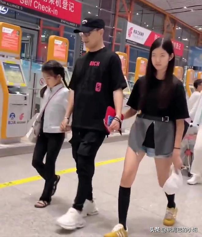 风流成性,54岁还不安分的汪峰,意外让内敛的二女儿承受了恶意(组图) - 12