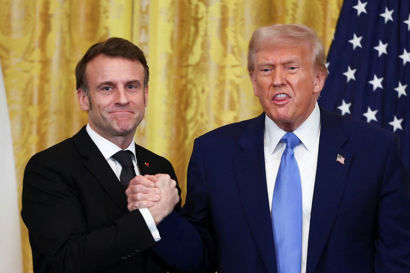 特朗普被指爱煲电话粥,与马克龙短讯互称Donalddddd与Emmanuelll(组图) - 2