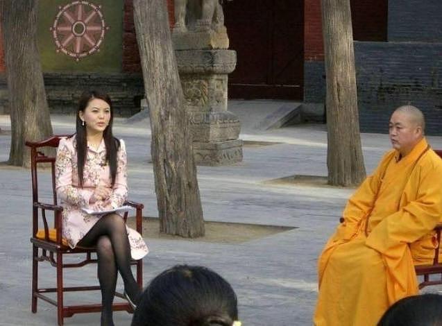 真没想到,释永信刚塌房,最先被牵连的竟是李湘的“黑丝短裙照”(组图) - 6