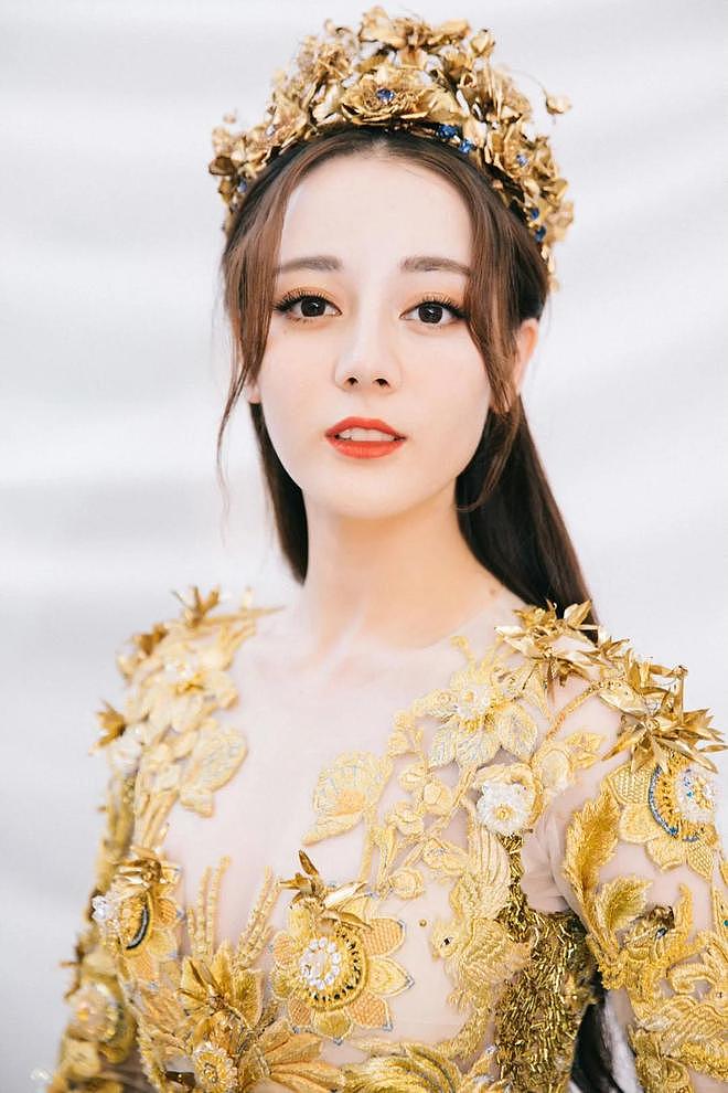 娜扎和热巴被比较的10年,深扒资产和发展,走上截然相反的两条路(组图) - 28