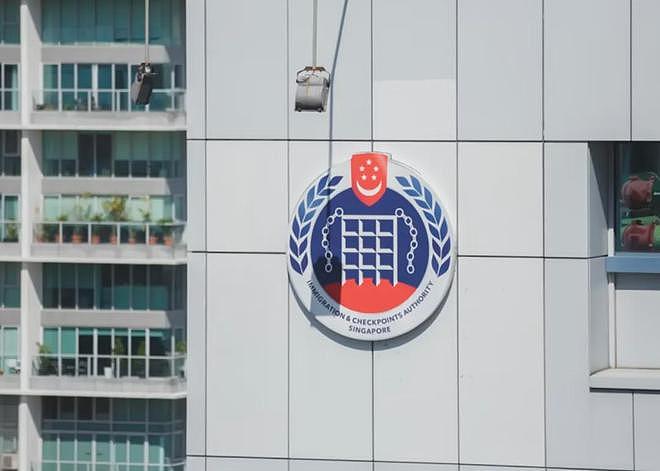 炸裂！新加坡6名外国男子为拿长期准证，竟同ICA男官员发生性关系（组图） - 5