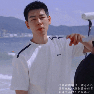 【帅哥】吴磊新剧中寸头体育生发健身视频,185CM篮球腹肌小奶狼,这身材也太顶了(组图) - 8