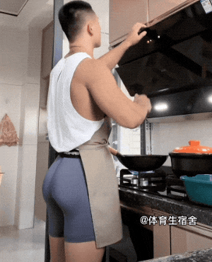 【帅哥】健身教练白色双丁照泄露,这大肉臀太绝了(组图) - 13