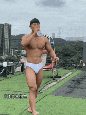 【帅哥】健身教练白色双丁照泄露,这大肉臀太绝了(组图) - 5